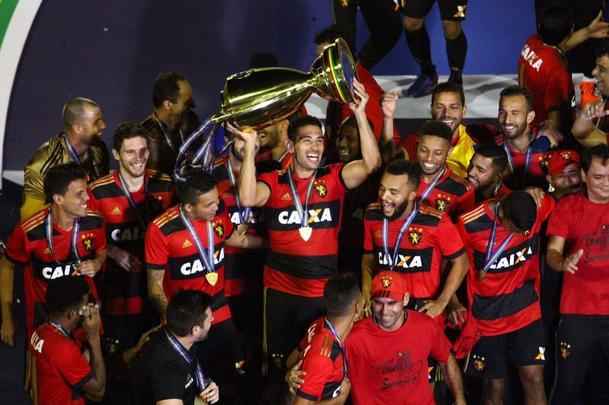 Rubro-negros venceram o Carcar por 1 a 0 e voltam do serto pernambucano com a 41 conquista de um Campeonato Pernambucano