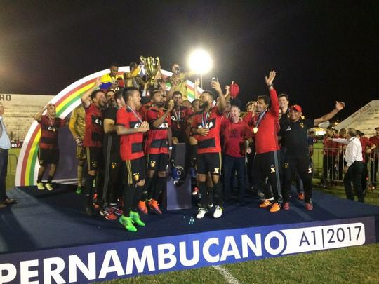 Rubro-negros venceram o Carcará por 1 a 0 e voltam do sertão pernambucano com a 41ª conquista de um Campeonato Pernambucano