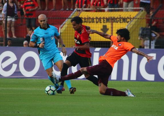 Após conquistar o título do Campeonato Pernambucano, o Sport recebeu o time misto do Atlético-PR, comandado pelo técnico Eduardo Baptista