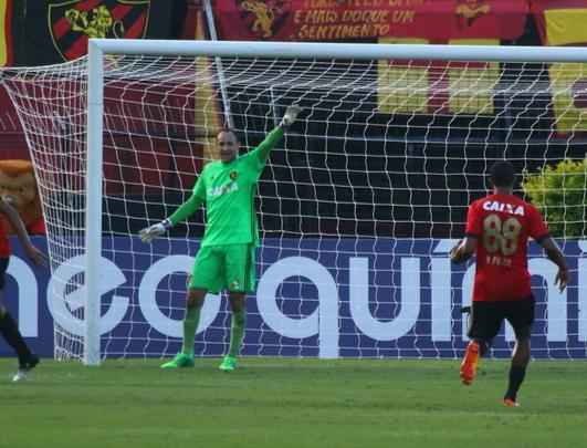 Após conquistar o título do Campeonato Pernambucano, o Sport recebeu o time misto do Atlético-PR, comandado pelo técnico Eduardo Baptista