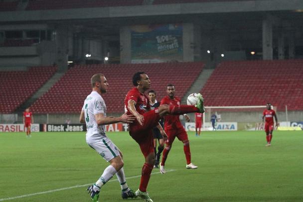 O Náutico recebeu o Juventude na Arena de Pernambuco, com apoio da torcida, que compareceu ao estádio para apoiar o time. O primeiro tempo de jogo foi marcado pelo equilíbrio. Diante disso, o Timbu se deu melhor porque aproveitou a chance que teve. Já no fim da etapa, Gilmar abriu o placar