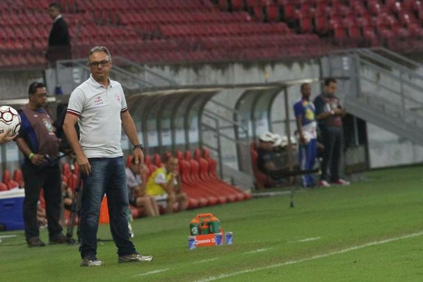 No segundo tempo, equilíbrio permaneceu, mas o Juventude chegou ao empate, com Wallacer. A bola desviou e enganou Tiago Cardoso, que nada pôde fazer