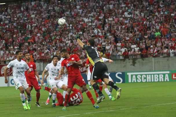No segundo tempo, equilíbrio permaneceu, mas o Juventude chegou ao empate, com Wallacer. A bola desviou e enganou Tiago Cardoso, que nada pôde fazer