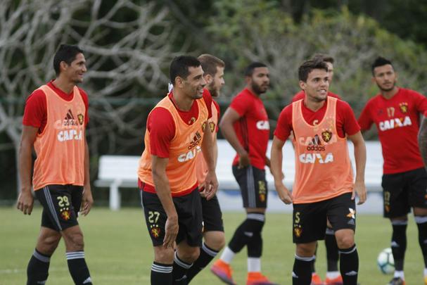 No fim da movimentao, Souza treinou finalizao com o elenco rubro-negro