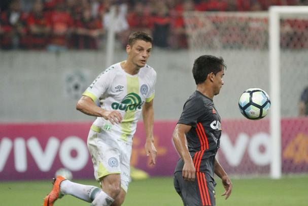 Sport e Chapecoense duelaram pela 13 rodada da Srie A na Arena de Pernambuco