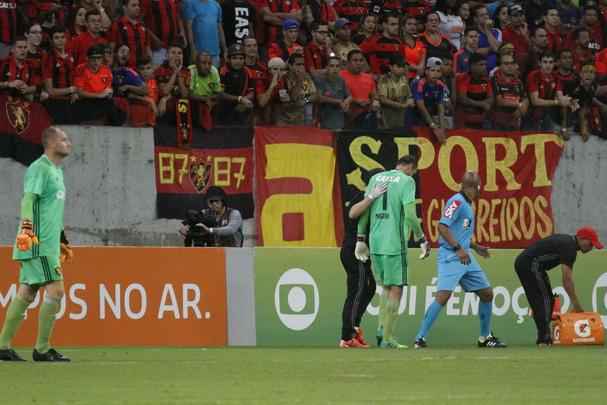Leo decidiu a partida com dois gols de Andr e um de Diego Souza, que voltou ao time aps ficar quatro dias ausente 
