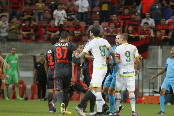 O gol de Diego Souza e o segundo gol de Andr foram nos acrscimos da partida