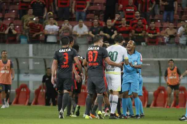 O gol de Diego Souza e o segundo gol de Andr foram nos acrscimos da partida