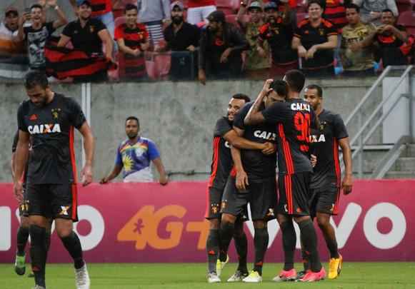 O gol de Diego Souza e o segundo gol de Andr foram nos acrscimos da partida