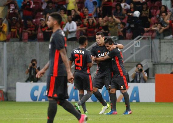 O gol de Diego Souza e o segundo gol de Andr foram nos acrscimos da partida