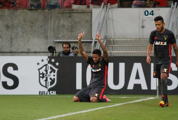 O gol de Diego Souza e o segundo gol de Andr foram nos acrscimos da partida