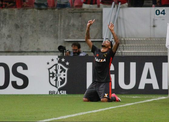 O gol de Diego Souza e o segundo gol de Andr foram nos acrscimos da partida