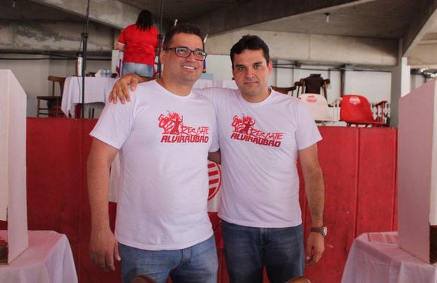 Após 366 sócios comparecerem no Náutico, Edno Melo foi aclamado presidente com 362 escolhas. Por ser candidato único, precisava apenas de um voto