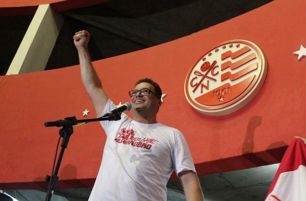 Após 366 sócios comparecerem no Náutico, Edno Melo foi aclamado presidente com 362 escolhas. Por ser candidato único, precisava apenas de um voto