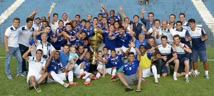 Erick acumula passagem pela base do Santos, foi campeo mineiro pelo sub-20 do Cruzeiro e destaque tambm do Timbu at chegar ao profissional