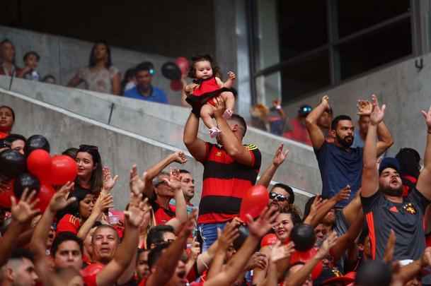 Arquibancadas ficam tomadas para jogo válido pela 16ª rodada do Brasileirão