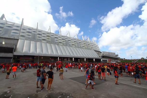 Arquibancadas ficam tomadas para jogo válido pela 16ª rodada do Brasileirão