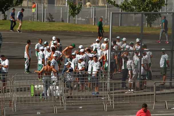 Arquibancadas ficam tomadas para jogo válido pela 16ª rodada do Brasileirão