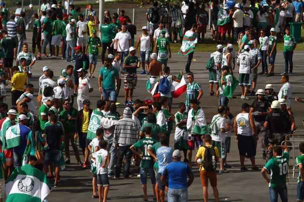 Arquibancadas ficam tomadas para jogo válido pela 16ª rodada do Brasileirão