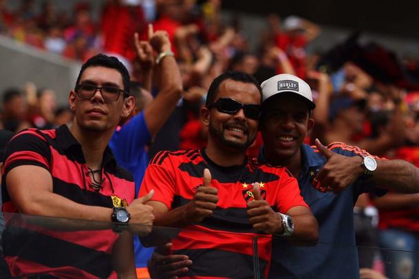 Arquibancadas ficam tomadas para jogo válido pela 16ª rodada do Brasileirão