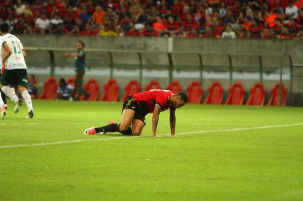 Bem postado, Palmeiras anulou Sport em jogo na Arena de Pernambuco