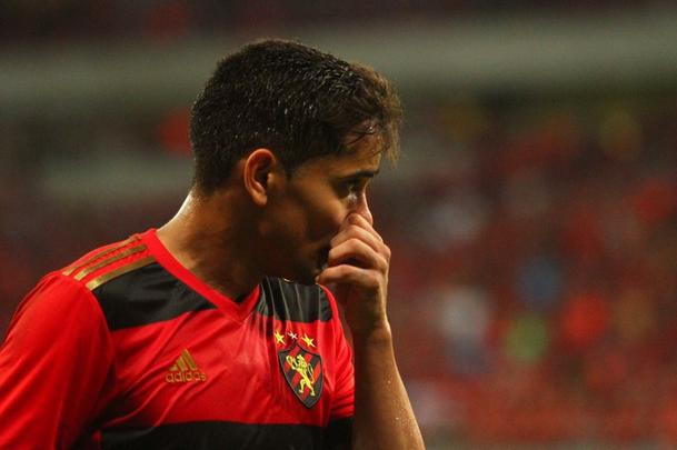 Bem postado, Palmeiras anulou Sport em jogo na Arena de Pernambuco