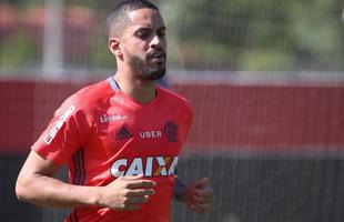 Rmulo (volante) - Foi apresentado como um grande reforo pelo Flamengo, mas o atleta revelado pelo Porto de Caruaru no conseguiu render o esperado e virou reserva. Fez trs jogos nesta Srie A.