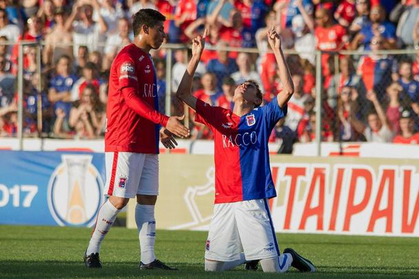 Santa Cruz perde de 4 a 0 para o Paraná fora de casa, pela 17ª rodada do Brasileiro da Série B