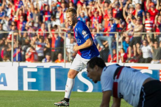 Santa Cruz perde de 4 a 0 para o Paraná fora de casa, pela 17ª rodada do Brasileiro da Série B