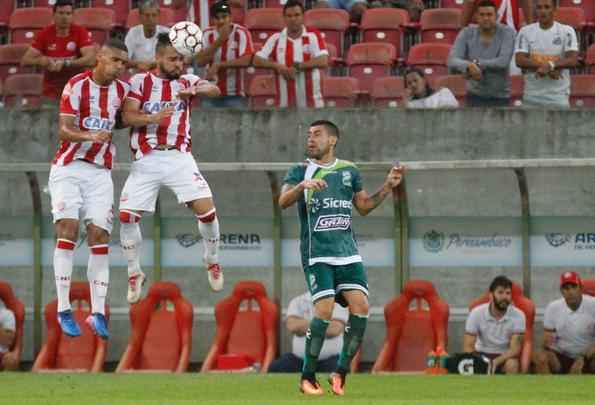 Jogando com uma postura ofensiva, adotada pelo tcnico estreante Roberto Fernandes, Timbu mostrou um futebol mais agressivo no ataque e venceu a sua primeira partida em casa na Srie B. rick, de pnalti, marcou o gol da vitria.