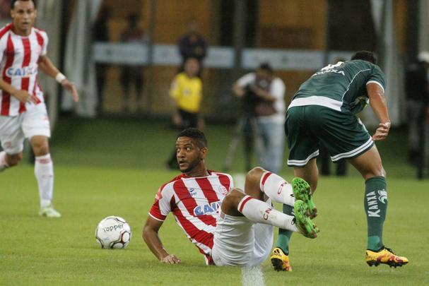 Jogando com uma postura ofensiva, adotada pelo tcnico estreante Roberto Fernandes, Timbu mostrou um futebol mais agressivo no ataque e venceu a sua primeira partida em casa na Srie B. rick, de pnalti, marcou o gol da vitria.