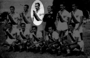 Imagem do time do Sport de 1948, com Zago em destaque