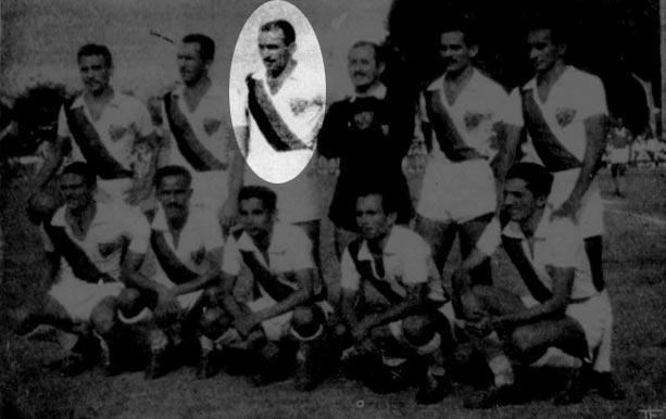 Imagem do time do Sport de 1948, com Zago em destaque