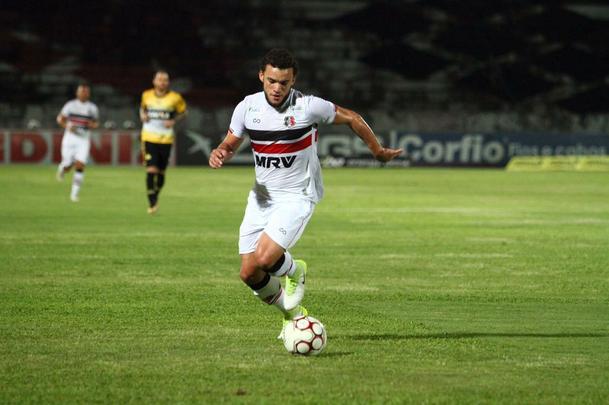 Com jogo começando às 19h15, muitos torcedores foram chegando durante a partida; público não foi dos maiores no Arruda