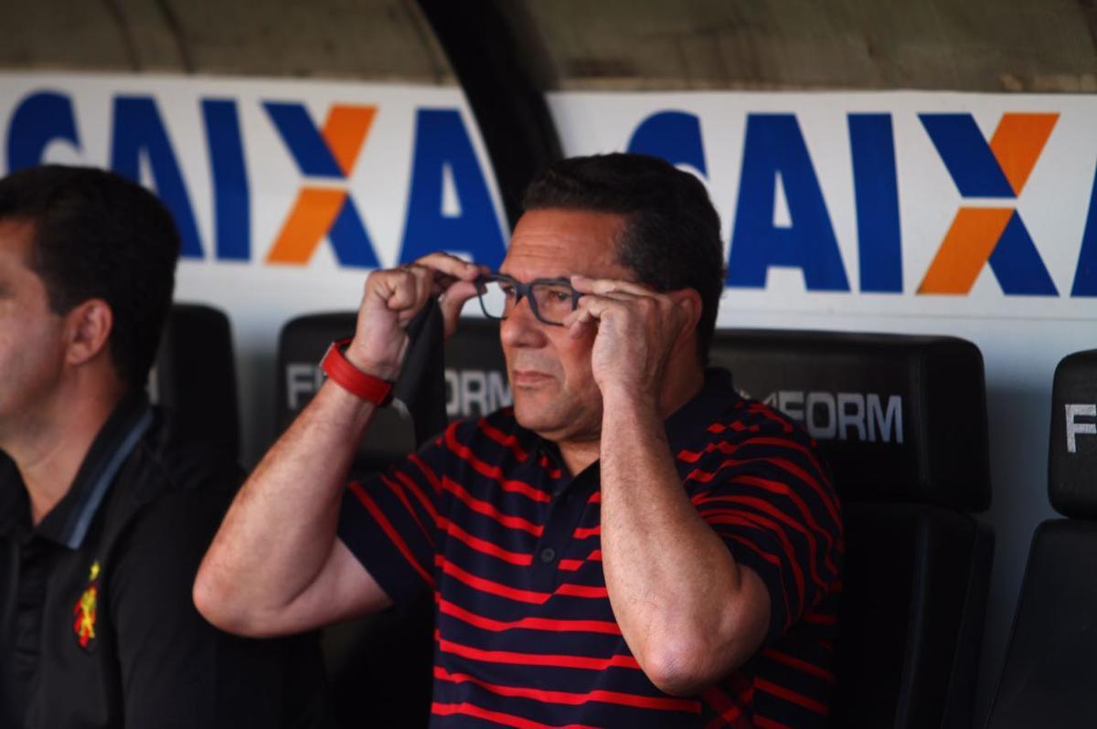 Ilha do Retiro recebeu um bom público no Dia dos Pais para o duelo entre Sport x Ponte preta, válido pela 20ª rodada do Campeonato Brasileiro da Série A