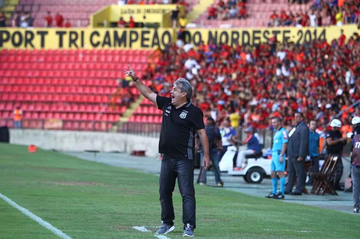 Ilha do Retiro recebeu um bom público no Dia dos Pais para o duelo entre Sport x Ponte preta, válido pela 20ª rodada do Campeonato Brasileiro da Série A