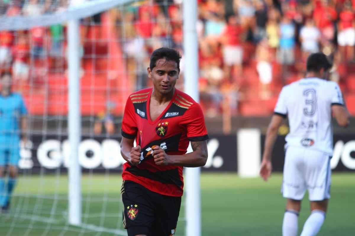 Ilha do Retiro recebeu um bom público no Dia dos Pais para o duelo entre Sport x Ponte preta, válido pela 20ª rodada do Campeonato Brasileiro da Série A