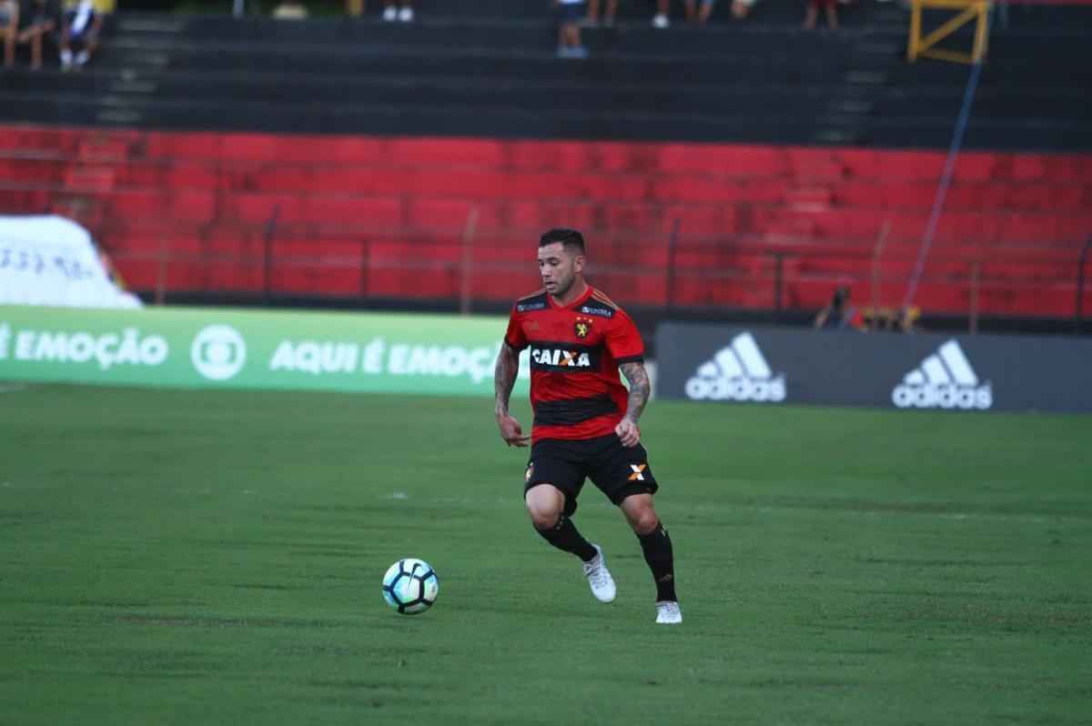 Ilha do Retiro recebeu um bom público no Dia dos Pais para o duelo entre Sport x Ponte preta, válido pela 20ª rodada do Campeonato Brasileiro da Série A