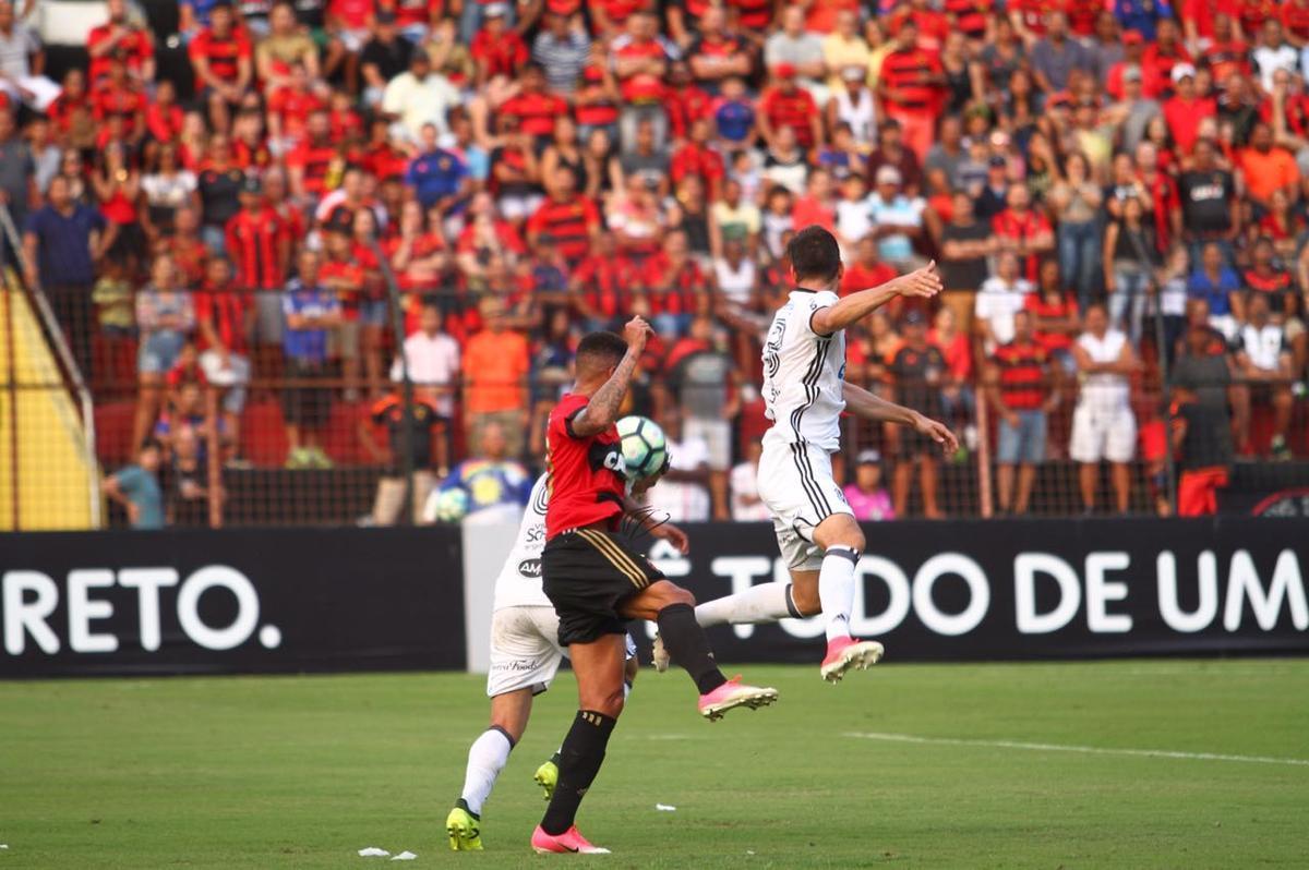 Ilha do Retiro recebeu um bom público no Dia dos Pais para o duelo entre Sport x Ponte preta, válido pela 20ª rodada do Campeonato Brasileiro da Série A