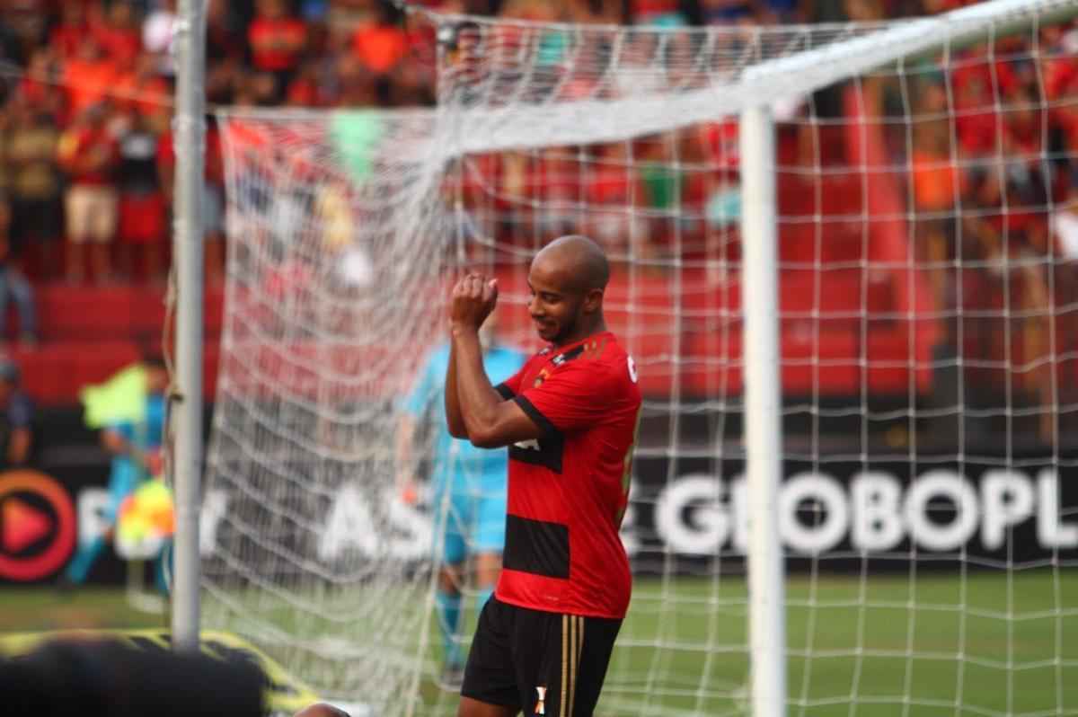 Ilha do Retiro recebeu um bom público no Dia dos Pais para o duelo entre Sport x Ponte preta, válido pela 20ª rodada do Campeonato Brasileiro da Série A