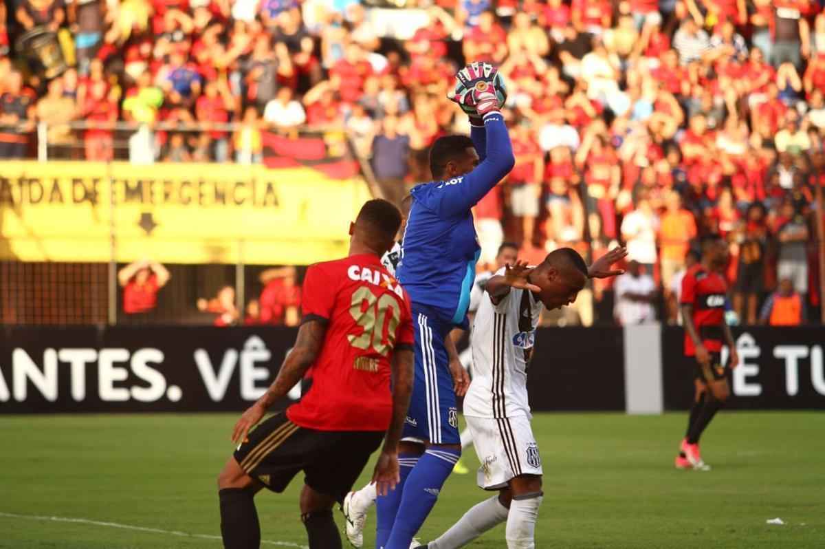 Ilha do Retiro recebeu um bom público no Dia dos Pais para o duelo entre Sport x Ponte preta, válido pela 20ª rodada do Campeonato Brasileiro da Série A