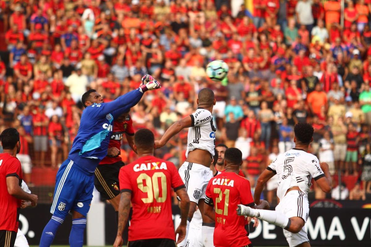 Ilha do Retiro recebeu um bom público no Dia dos Pais para o duelo entre Sport x Ponte preta, válido pela 20ª rodada do Campeonato Brasileiro da Série A