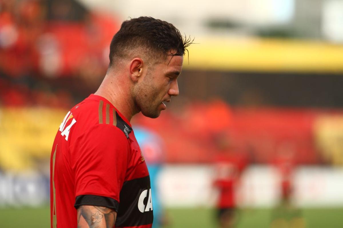 Ilha do Retiro recebeu um bom público no Dia dos Pais para o duelo entre Sport x Ponte preta, válido pela 20ª rodada do Campeonato Brasileiro da Série A