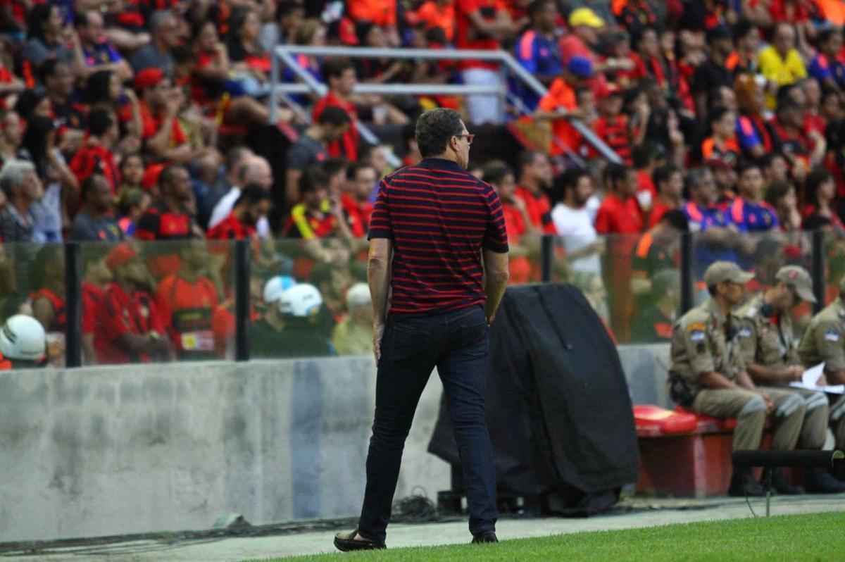 Ilha do Retiro recebeu um bom público no Dia dos Pais para o duelo entre Sport x Ponte preta, válido pela 20ª rodada do Campeonato Brasileiro da Série A