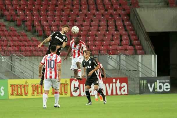Náutico e Figueirense se enfrentaram na noite desta terça-feira, na Arena de Pernambuco, pela 21ª rodada da Série B, em luta direta contra o rebaixamento