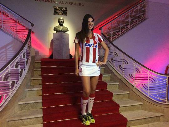 Uniforme nmero um feminino