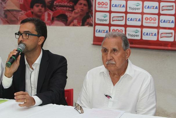 Presidente do Conselho Deliberativo, Gustavo Ventura,  o sucessor natural e deve assumir o clube a partir de agora Nando 