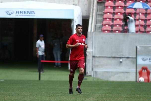 Roberto Fernandes faz testes no Náutico para luta contra rebaixamento à Série C