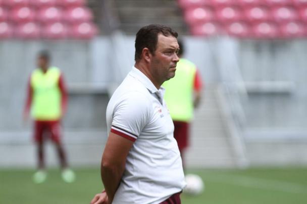 Roberto Fernandes faz testes no Náutico para luta contra rebaixamento à Série C