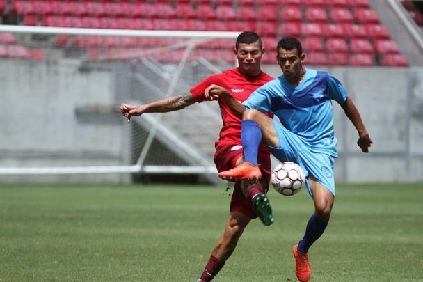 Roberto Fernandes faz testes no Náutico para luta contra rebaixamento à Série C